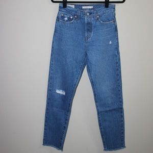 25 Levi Wedgie Medium Wash Slightly Distressed Jeans